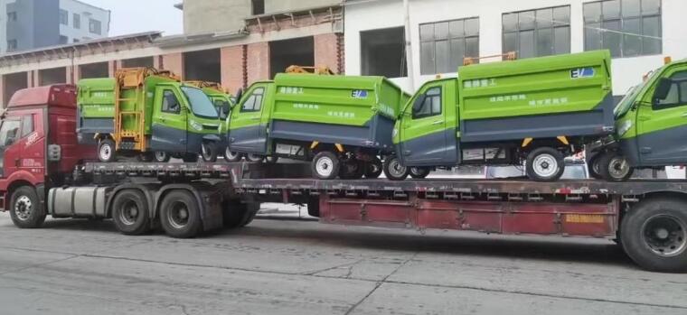 雄獅重工環(huán)衛車(chē)批量交付信陽(yáng)市淮濱縣，助力打好攻堅戰
